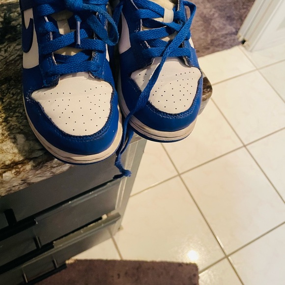 Nike Kids Sneakers Blue and White - Picture 2 of 8